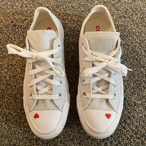 Converse fearless chuck taylors size 6